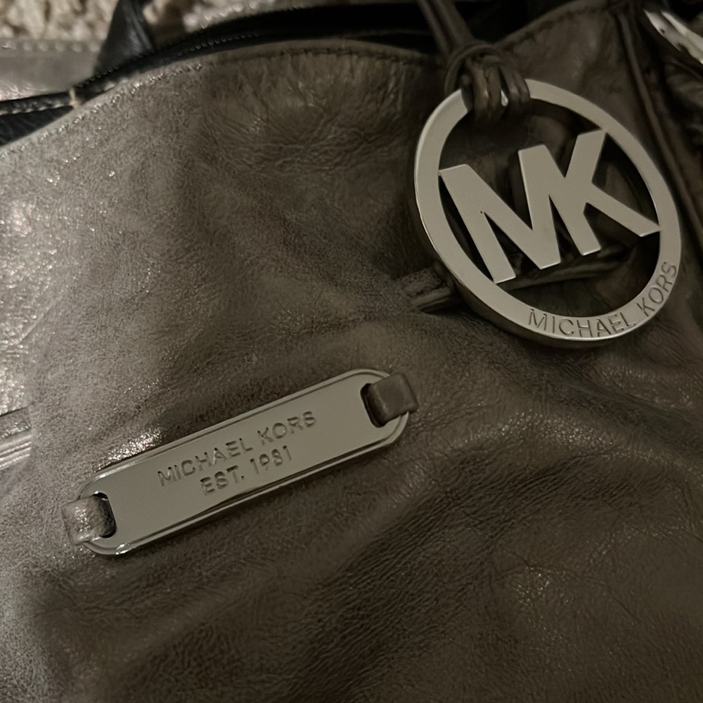 A cute Michael Kors  purse